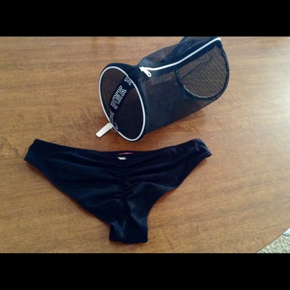 PINK Victoria's Secret Other - Black Cheeky Bikini Bottoms & Laundry/Bra Bag❤️